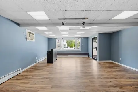 High-Visibility Commercial Unit in Methuen