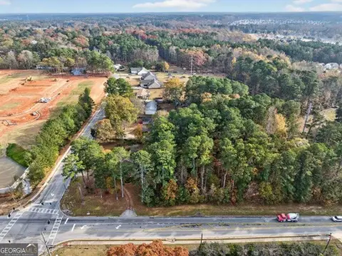 Residential Land in Loganville, GA