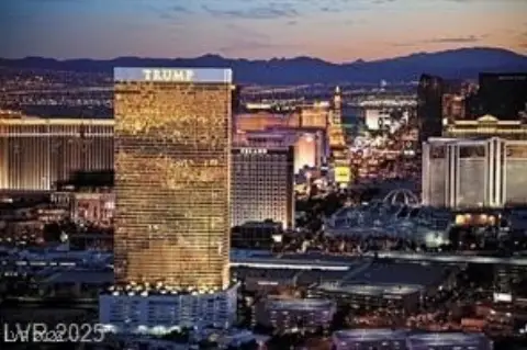 Las Vegas Strip View Studio