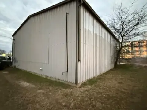 Crawfordsville Warehouse with Loading Docks