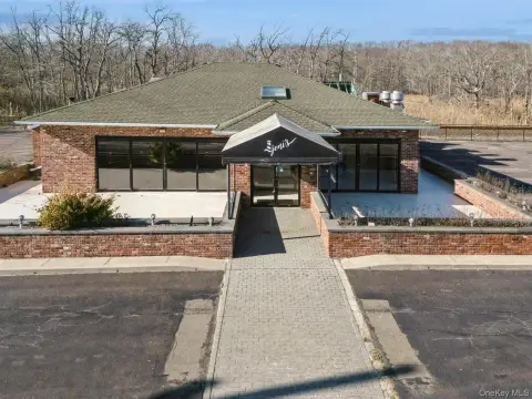 Turnkey Restaurant Opportunity in Southold