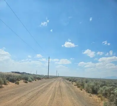 Land with Water in Los Lunas