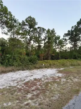 Half-Acre Homesite in Alva, FL