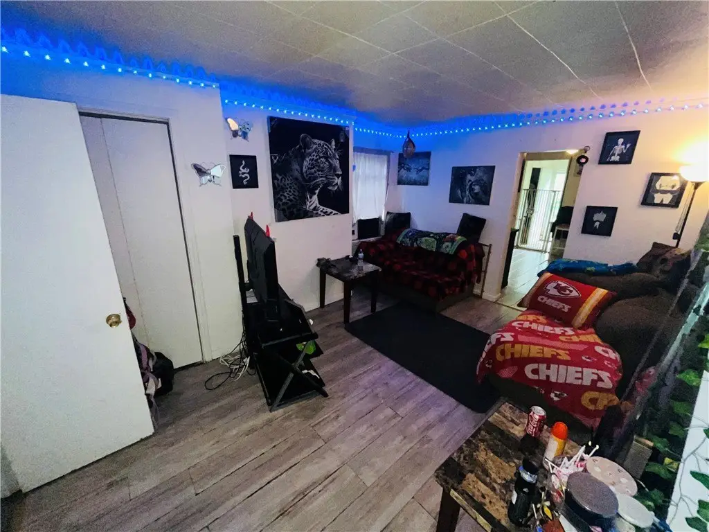 Picture 5