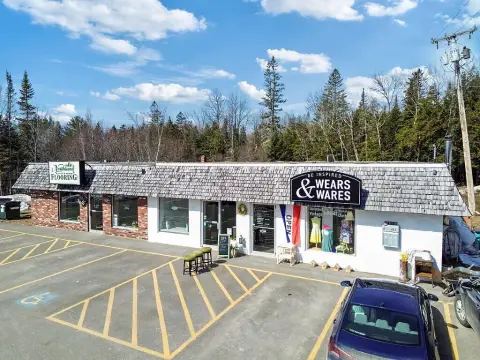 Retail Building on US 2