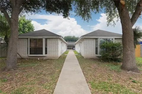 Picture of Quadplexes at N 7Th Ct N 6700, McAllen, TX