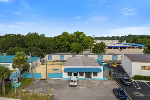 Retail Space on Mary Esther Boulevard