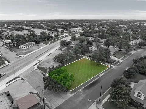 Commercial Corner Lot Near Downtown