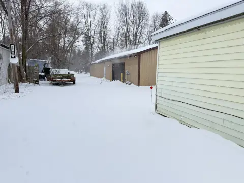 Versatile Commercial Building on Apple Avenue