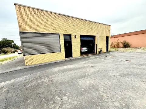 4-Bay Auto Shop