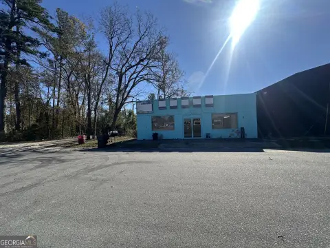 Versatile Commercial Space in Wadley, GA