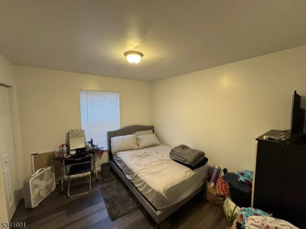 Picture 16