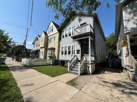 Updated Duplex Near Brady Street