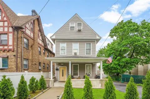 Well-Maintained Duplex in Yonkers