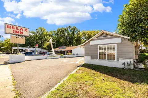 Motel with Owner's Quarters