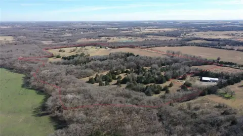 65-Acre Ranch in Savoy, Texas