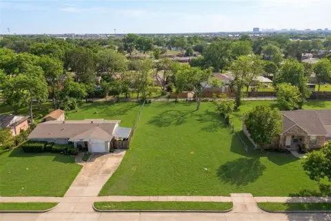 Residential Land in Richardson, TX
