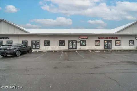 Retail Space Near Northway Corridor