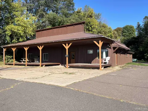 Short-Term Rental with Heated Workshop