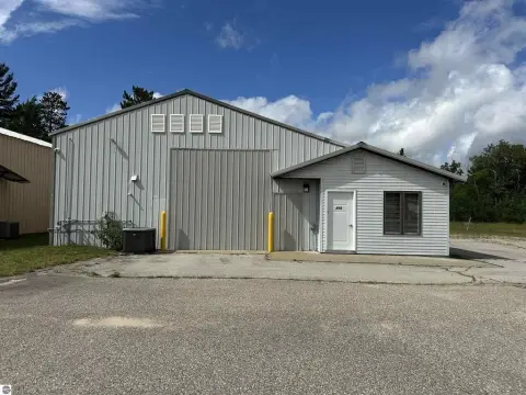 Kalkaska Warehouse with Office Space