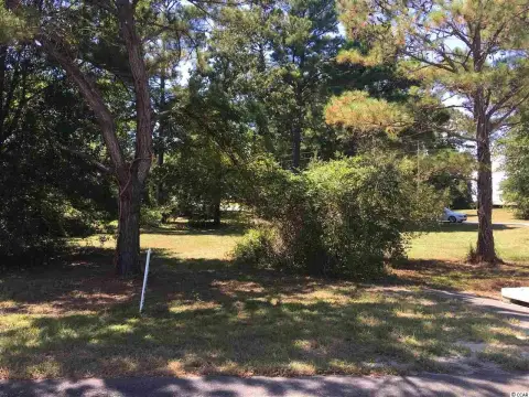 Residential Lot in Lakeside Community