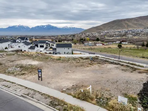 Herriman Land with Mountain Views