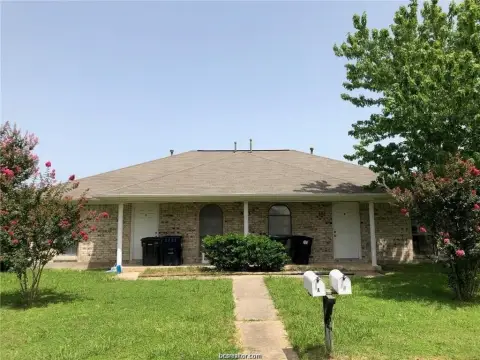 Duplex in Central College Station