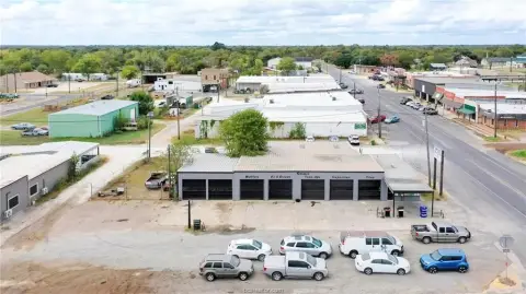 Auto Service Facility in Normangee, TX