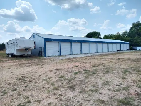 Springville Land with Storage Units