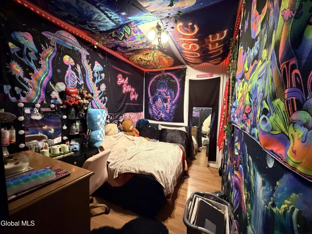 Picture 33