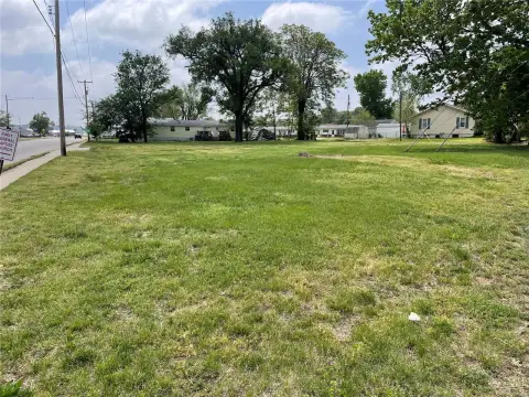 Commercial Land in Wood River
