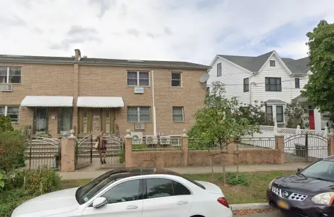 Bayside Duplex in Prime Location