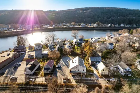 Multi-Use Property in Prime Location