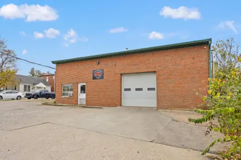 Versatile Commercial Building in Winchester