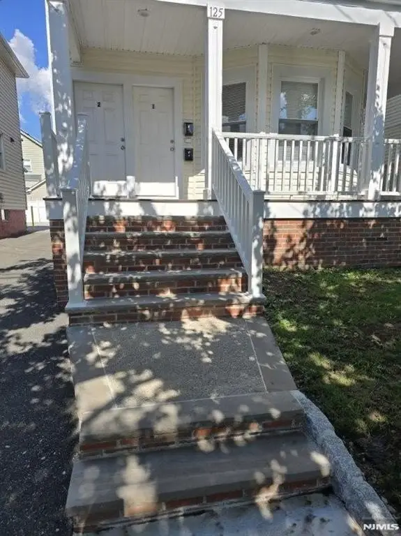 Picture 4
