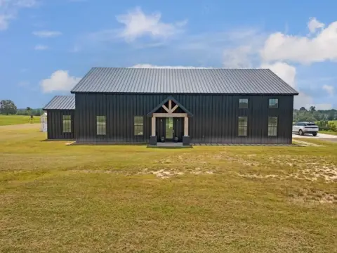 Turnkey Ranch with Barndominium and Lake