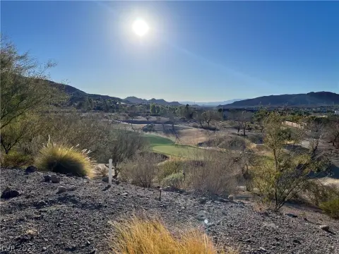 Henderson Land with Lake Views
