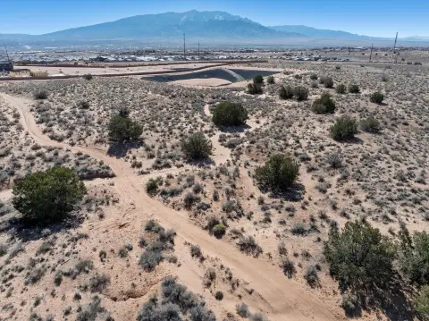 Rio Rancho Estates Land