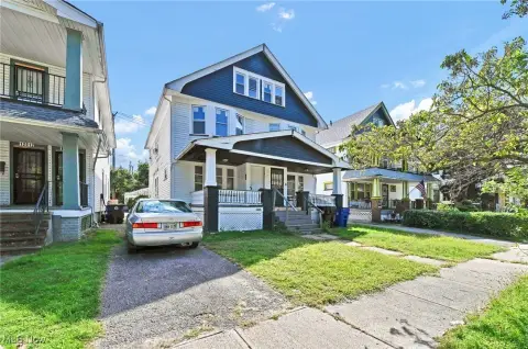 Charming Cleveland Duplex with Updates