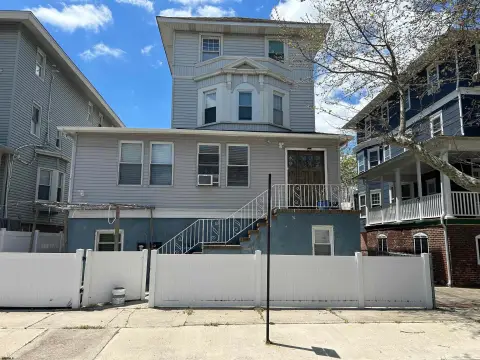 Fully Renovated Legal Triplex