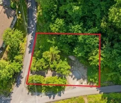 Level Lot Near Downtown Gatlinburg