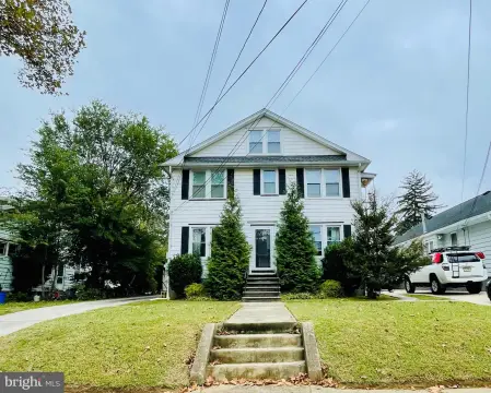 Well-Maintained Duplex in Oaklyn