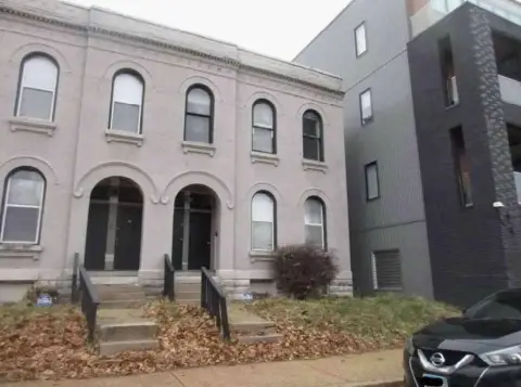 Saint Louis Multi-Unit Property
