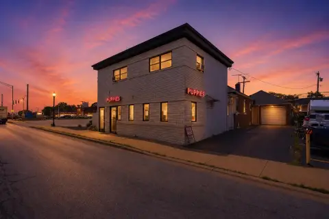 Live-Work Building With Office Suites