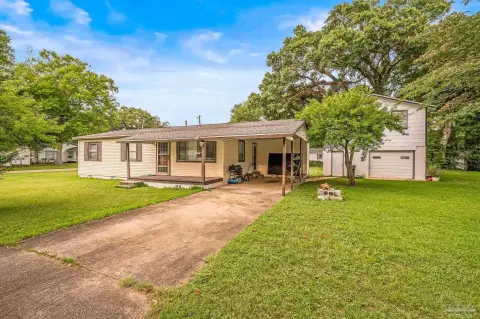 Pensacola Duplex with Income Potential