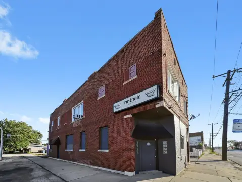 Mixed-Use Building Near Midway Airport