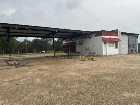 Versatile Commercial Property in Tenaha