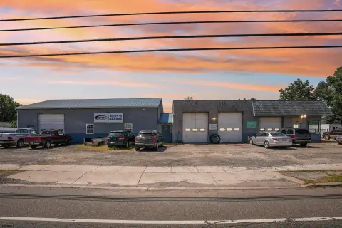 Garage on Harding Highway