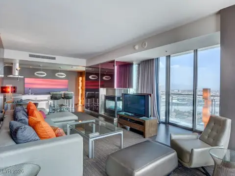 Palms Place Condo with Strip Views