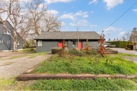 Restored Duplex in Southeast Salem